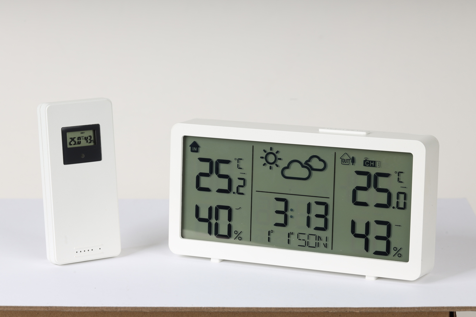 SUNNY weather station with outdoor sensor
