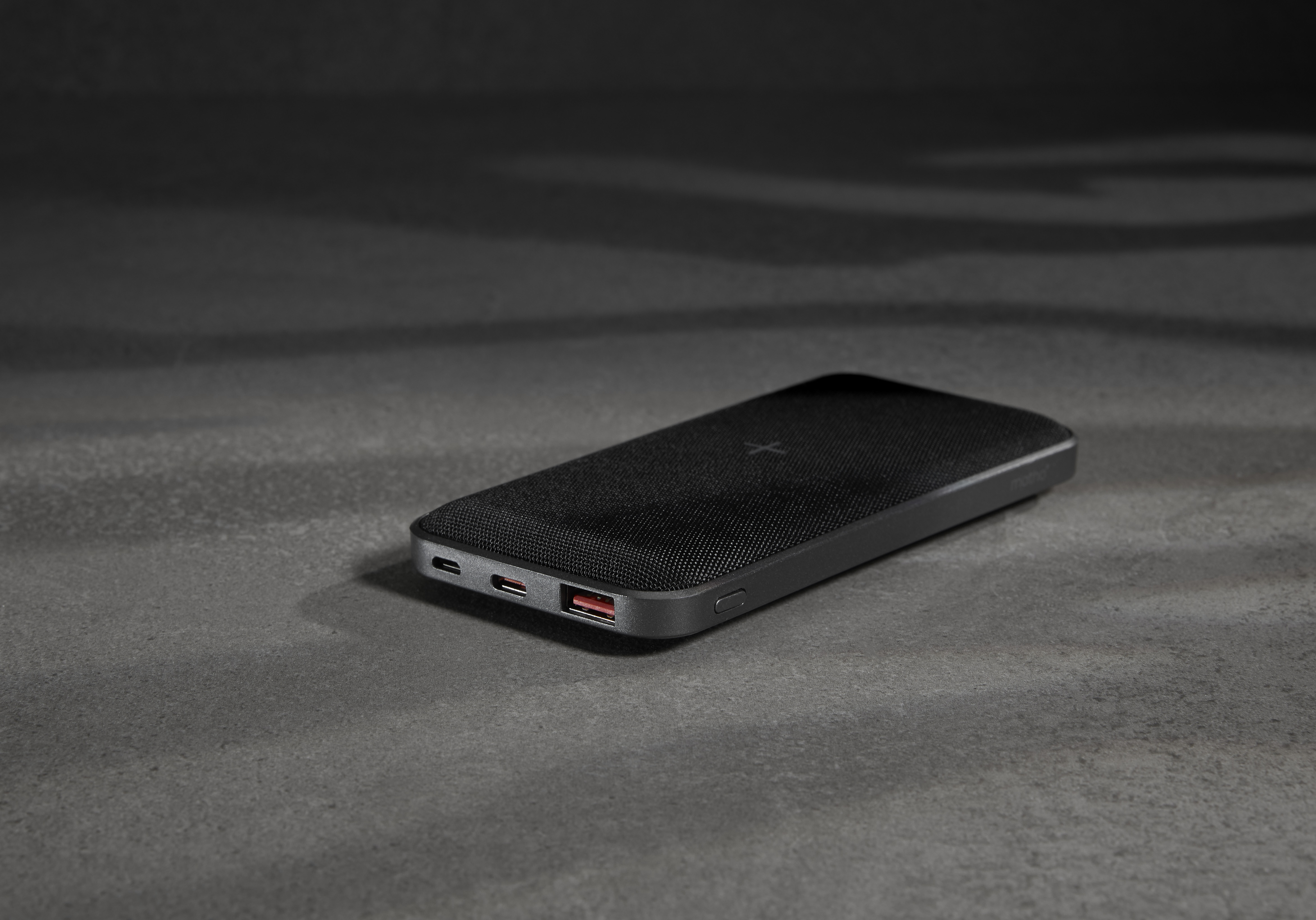 EXTRA viel Power mit 10000mAh und 15W Wireless Charger